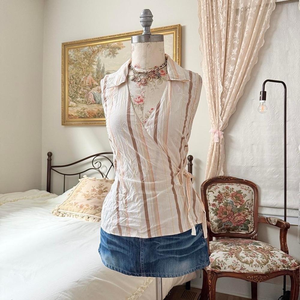 Striped Wrap Top  Y2K Old Navy size large cream striped wrap going out top